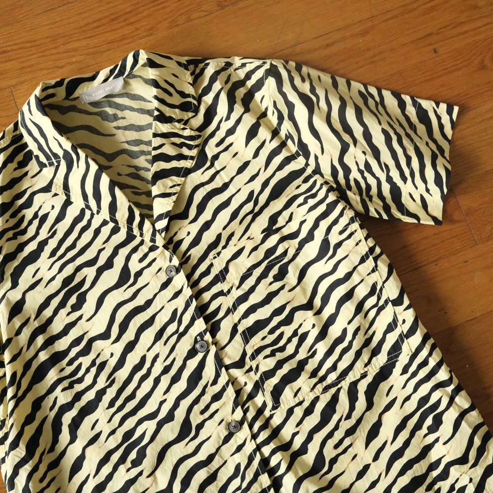 Everlane Poplin Short-Sleeve Shirt Pale Yellow Tiger Stripe Small Animal Print S - Picture 3 of 8